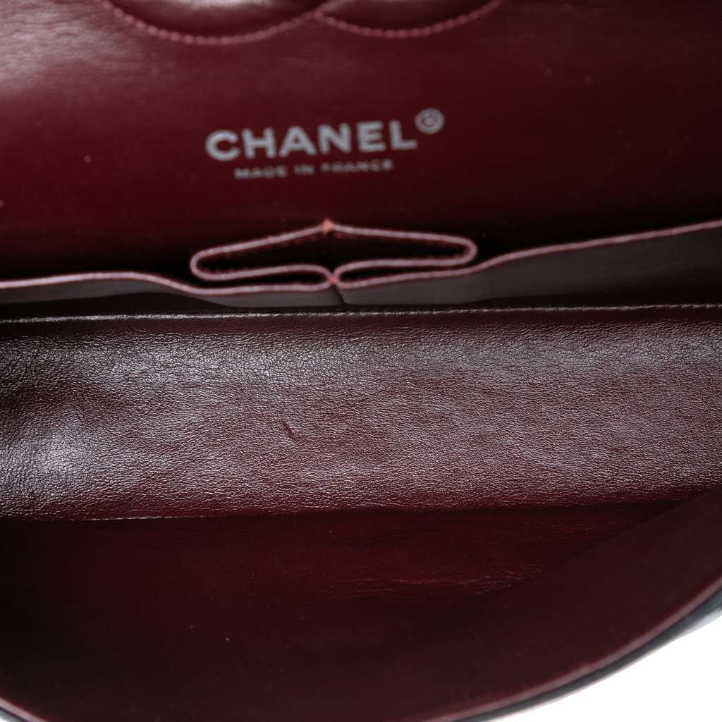 Chanel Medium Classic Lambskin Double Flap Black Leather Good condition - Model View