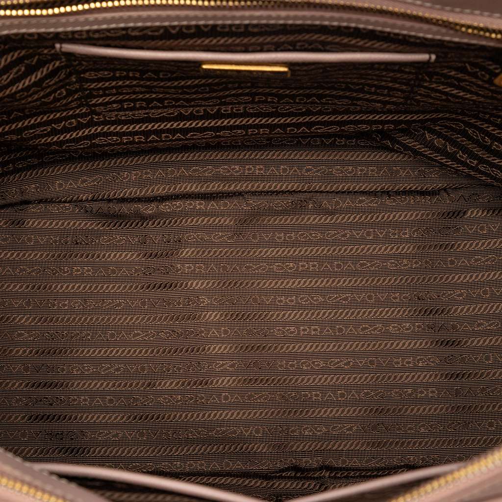 Prada Large Saffiano Lux Galleria Double Zip Tote Brown Leather Good condition - Model View