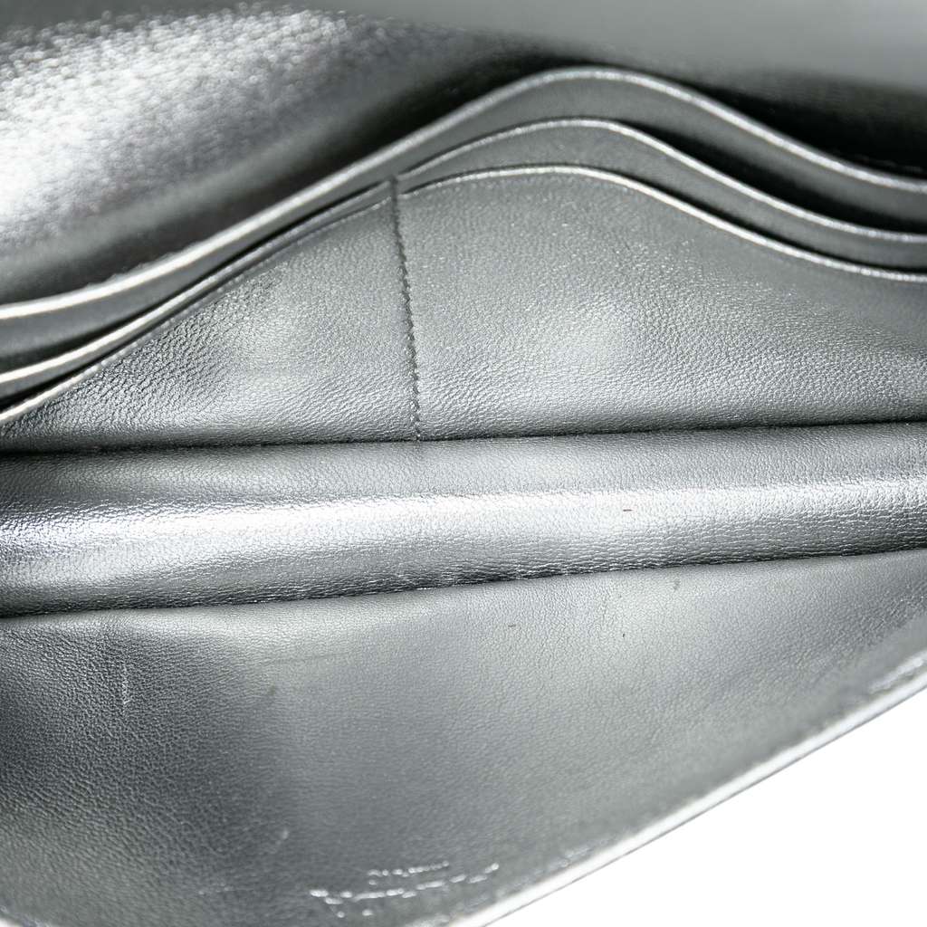 Prada Metallic Nappa Gaufre Wallet On Chain Silver Leather Good condition - Model View