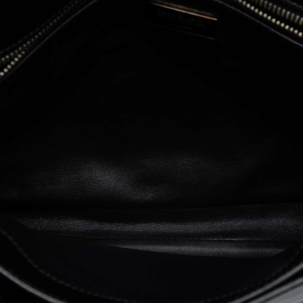 Prada Large Saffiano Envelope Pushlock Clutch Black Leather Good condition - Model View