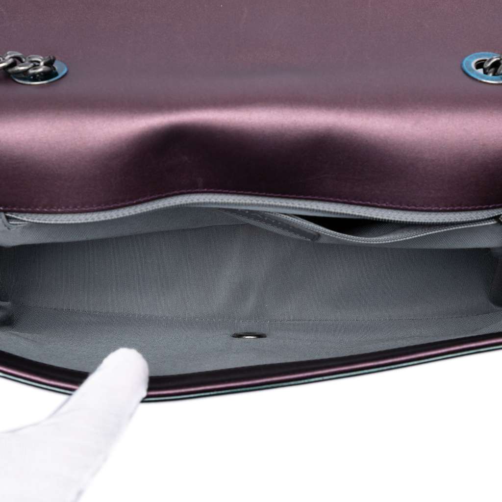 Chanel Large Quilted Patent Coco Boy Flap Purple Leather Good condition - Model View