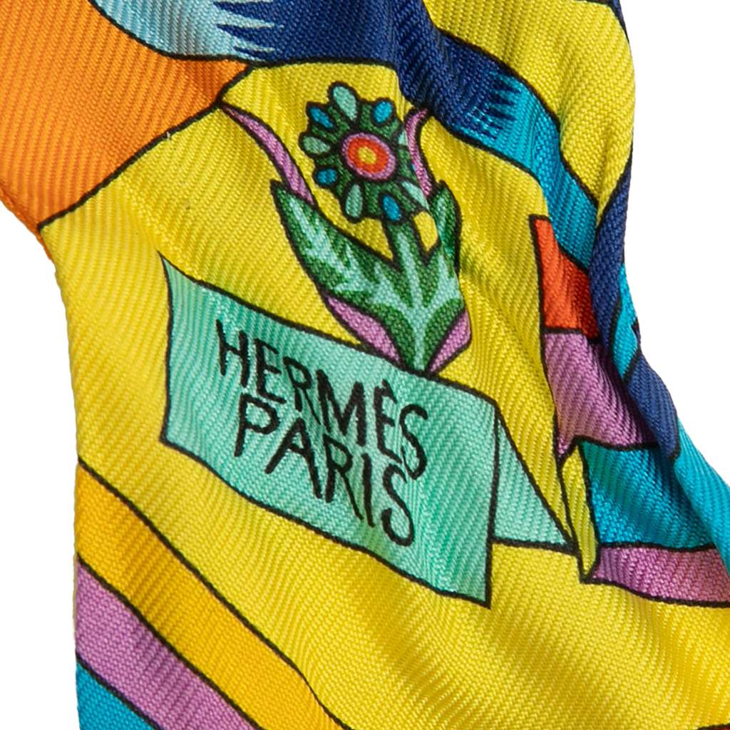 Hermès La Source de Pegase Silk Twilly Scarf Orange Silk Good condition - Inside View