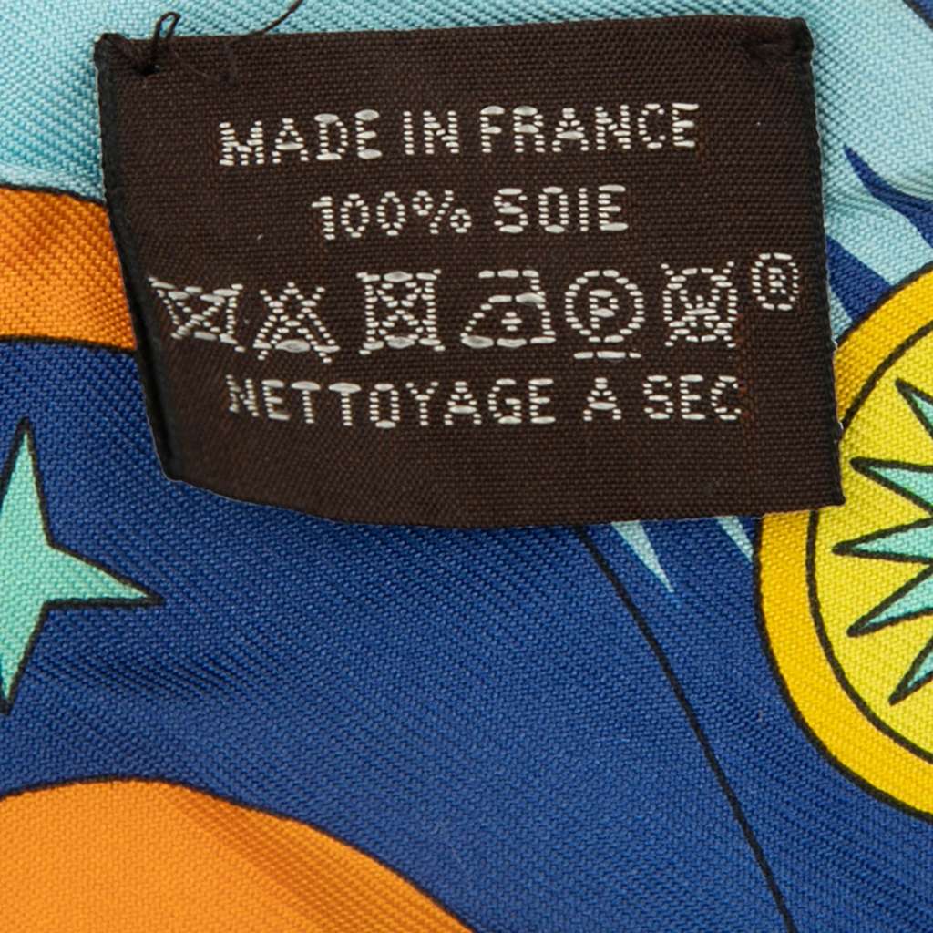 Hermès La Source de Pegase Silk Twilly Scarf Orange Silk Good condition - Model View
