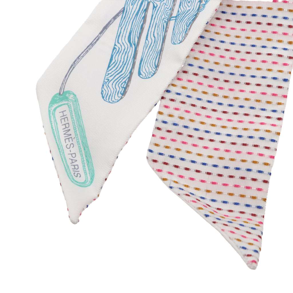 Hermès Chevaloscope Neon Pointille Silk Twilly White Silk Good condition - Back View