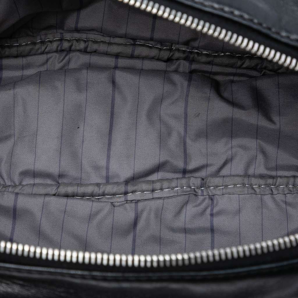 Chanel Quilted Lambskin Chain Shoulder Bag Black Leather Good condition - Model View