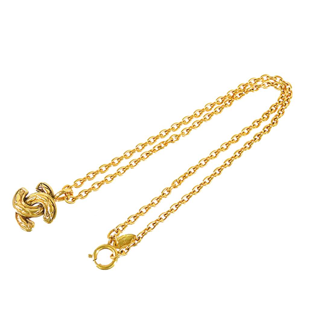 Chanel CC Quilted Gold Plated Pendant Necklace Gold Metal Good condition - Model View