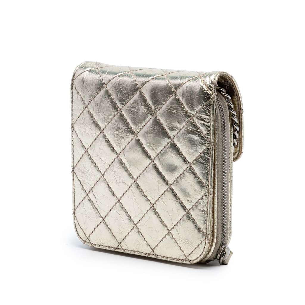 Chanel Quilted Metallic Aged Calfskin Clams Wallet on Chain Gold Leather Good condition - Back View