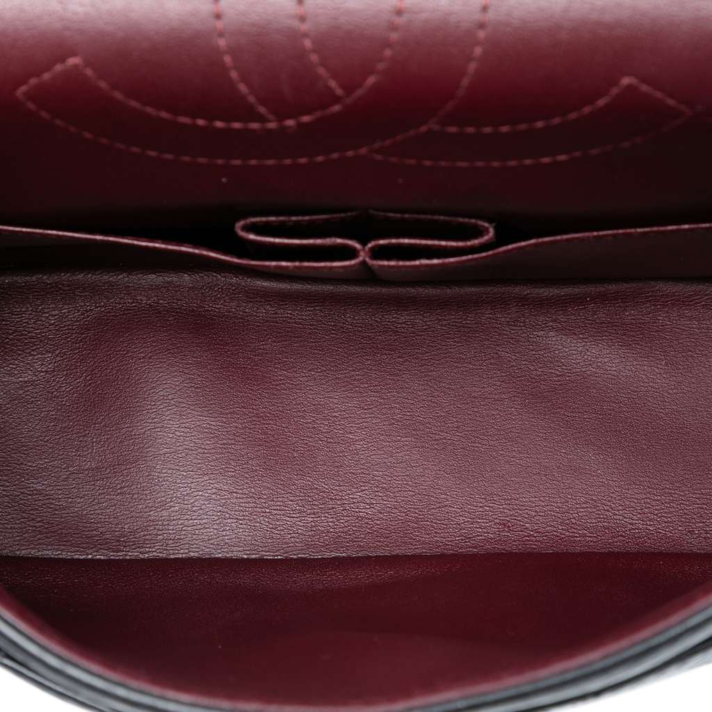 Chanel Quilted Aged Calfskin Reissue 2.55 Double Flap 225 Black Leather Good condition - Model View