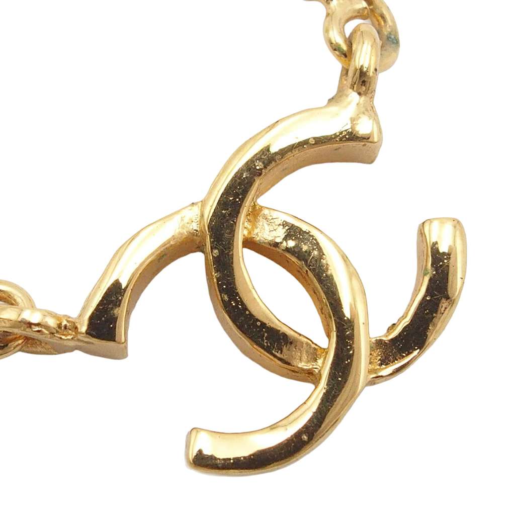 Chanel CC Gold Plated Pendant Necklace Gold Metal Good condition - Model View