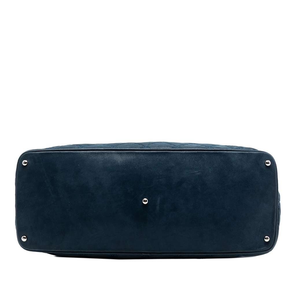 Chanel Large Quilted Iridescent Calfskin Sea Hit Tote Blue Leather Good condition - Inside View