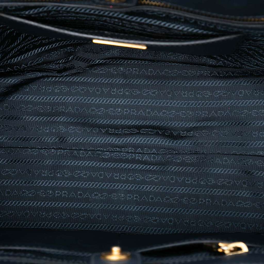 Prada Medium Bicolor Saffiano Lux Galleria Satche Blue Leather Good condition - Model View