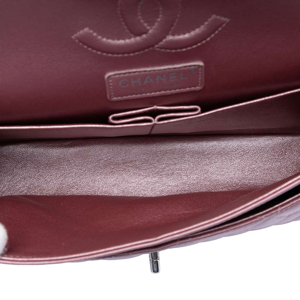 Chanel Medium Metallic Classic Lambskin Double Flap Pink Leather Good condition - Model View