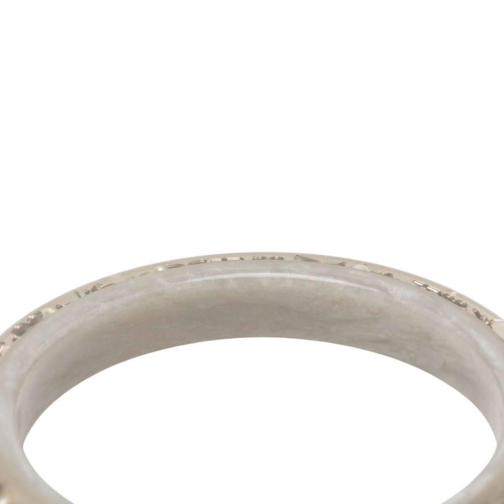 Louis Vuitton Narrow Monogram Resin Inclusion Bangle White Good condition - Model View
