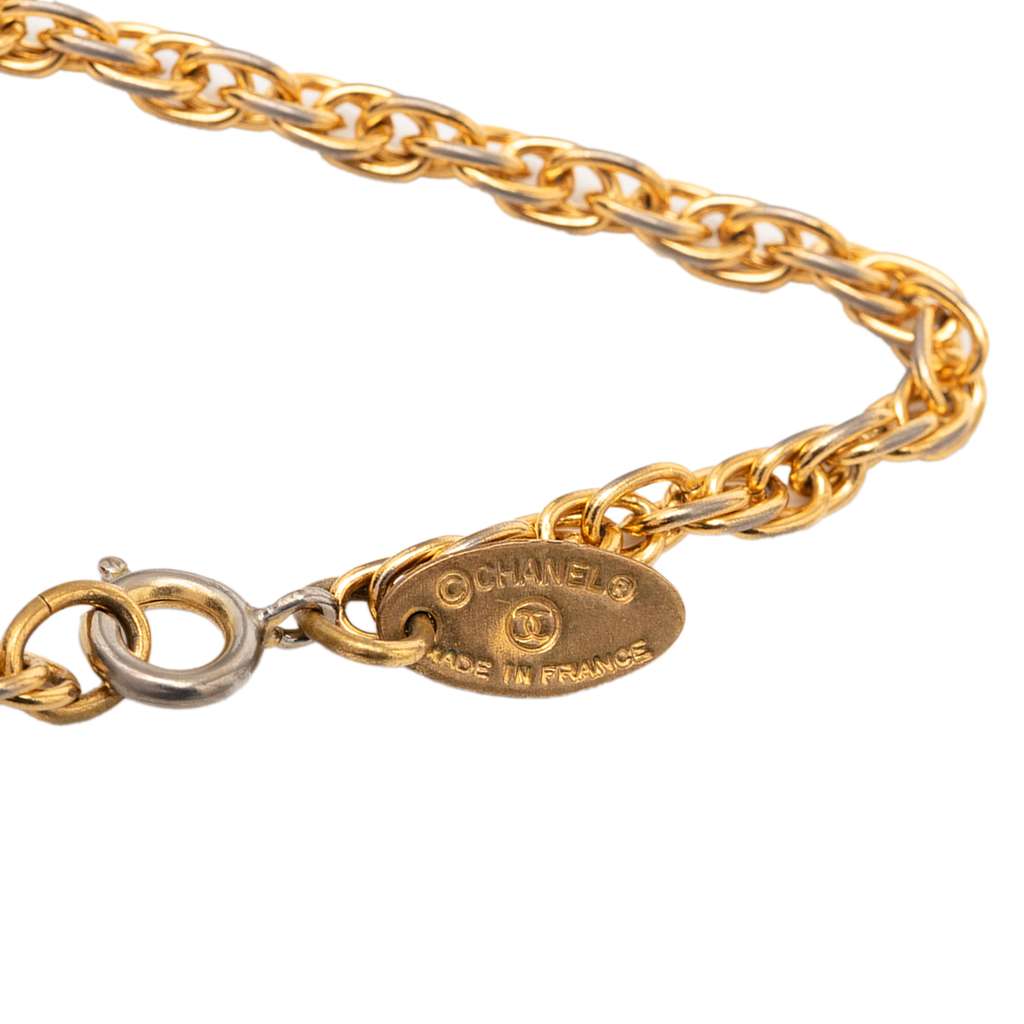 Chanel CC Gold Plated Strass Pendant Necklace Gold Metal Good condition - Model View