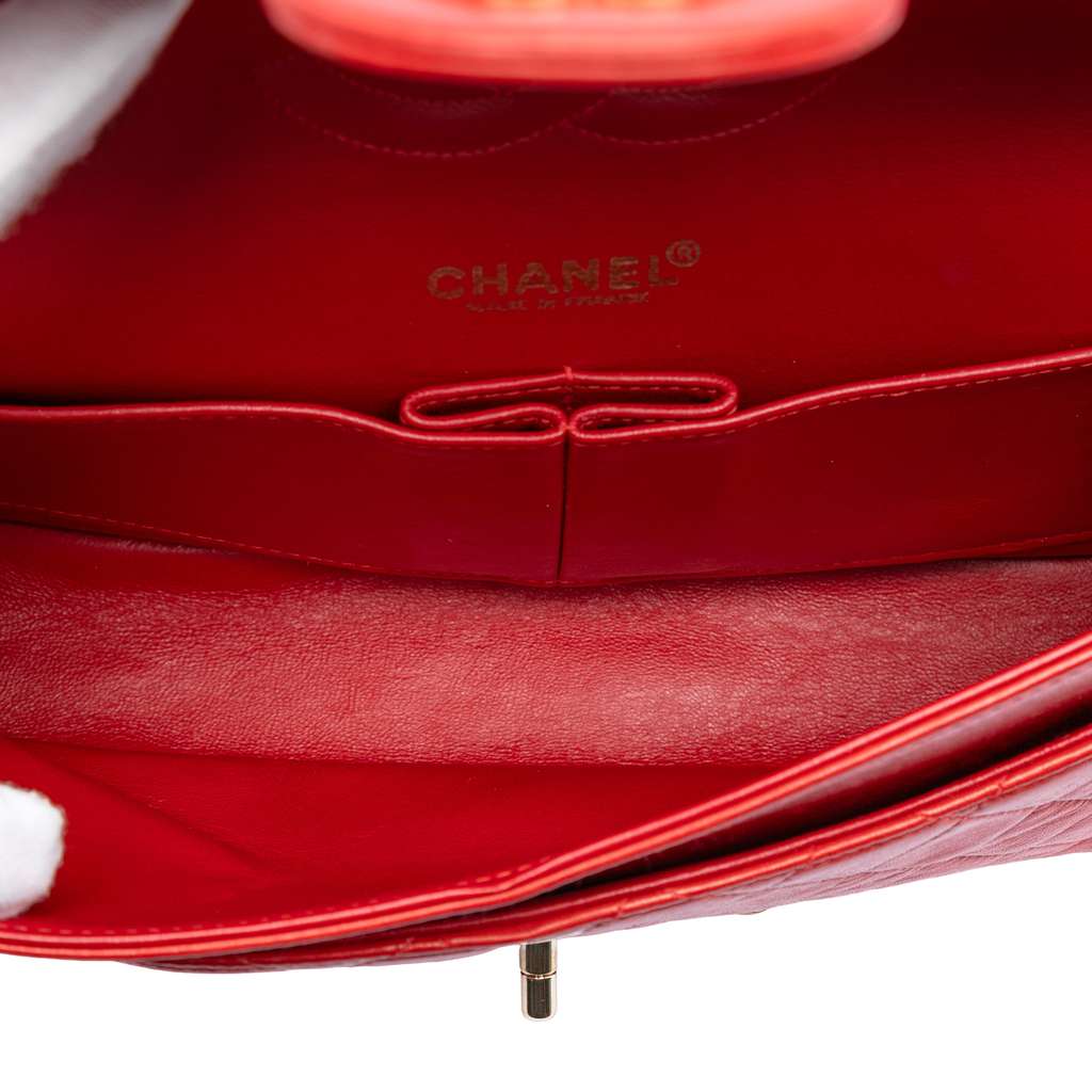 Chanel Medium Classic Lambskin Double Flap Red Leather Good condition - Model View