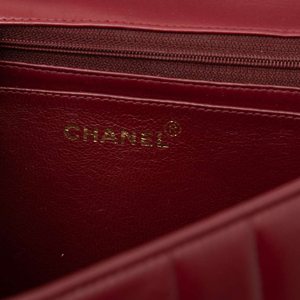 Chanel Jumbo XL Vertical Quilt Lambskin Single Flap Red Leather Good condition - Box View