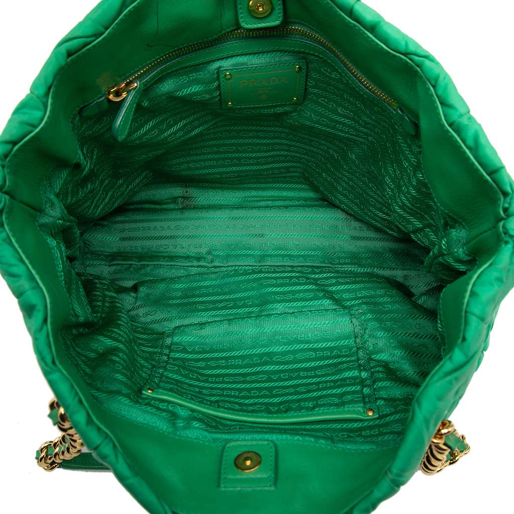 Prada Impuntu Tessuto Chain Tote Green Good condition - Model View