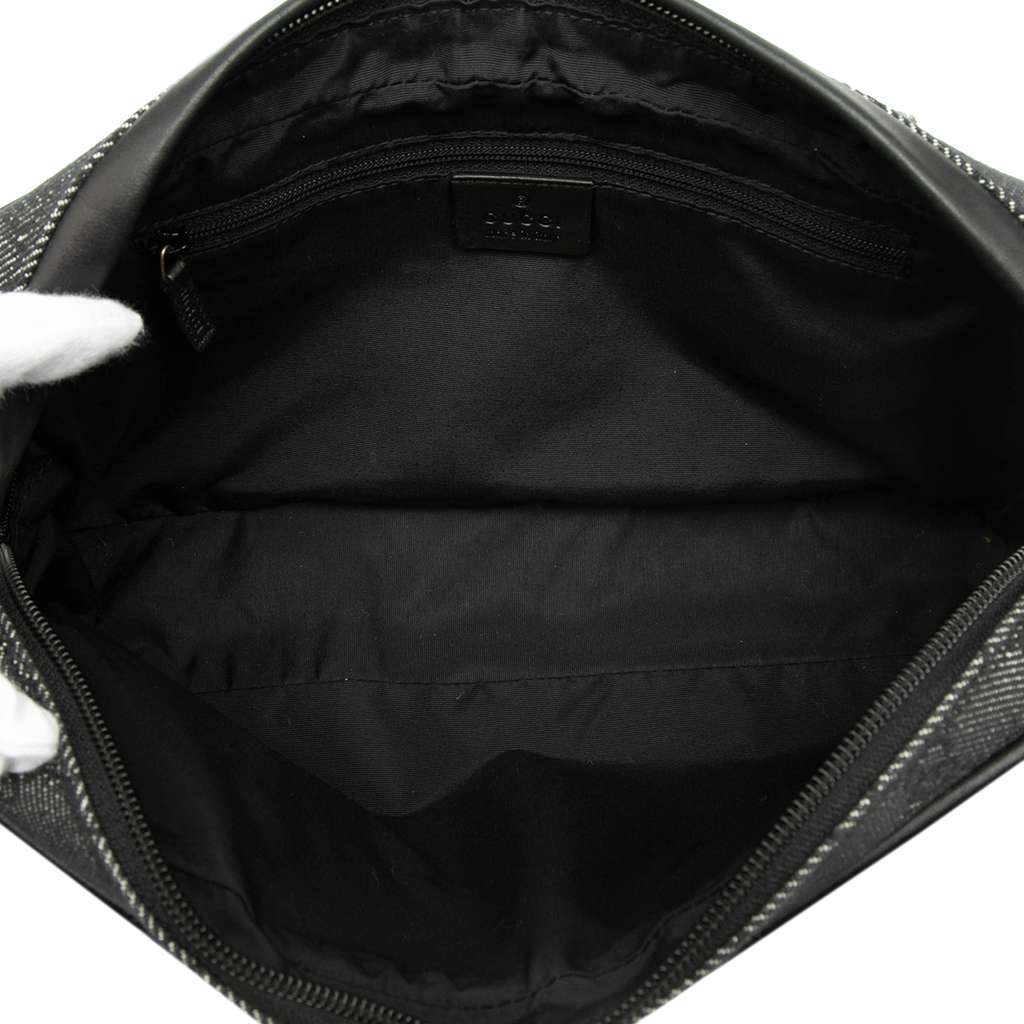 Gucci GG Denim Shoulder Bag Grey Denim Good condition - Model View