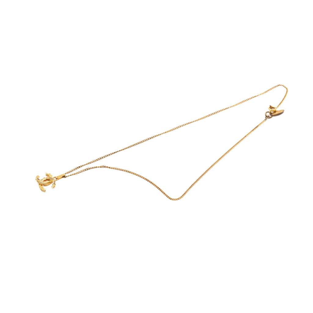 Chanel CC Gold Plated Textured Pendant Necklace Gold Metal Good condition - Model View