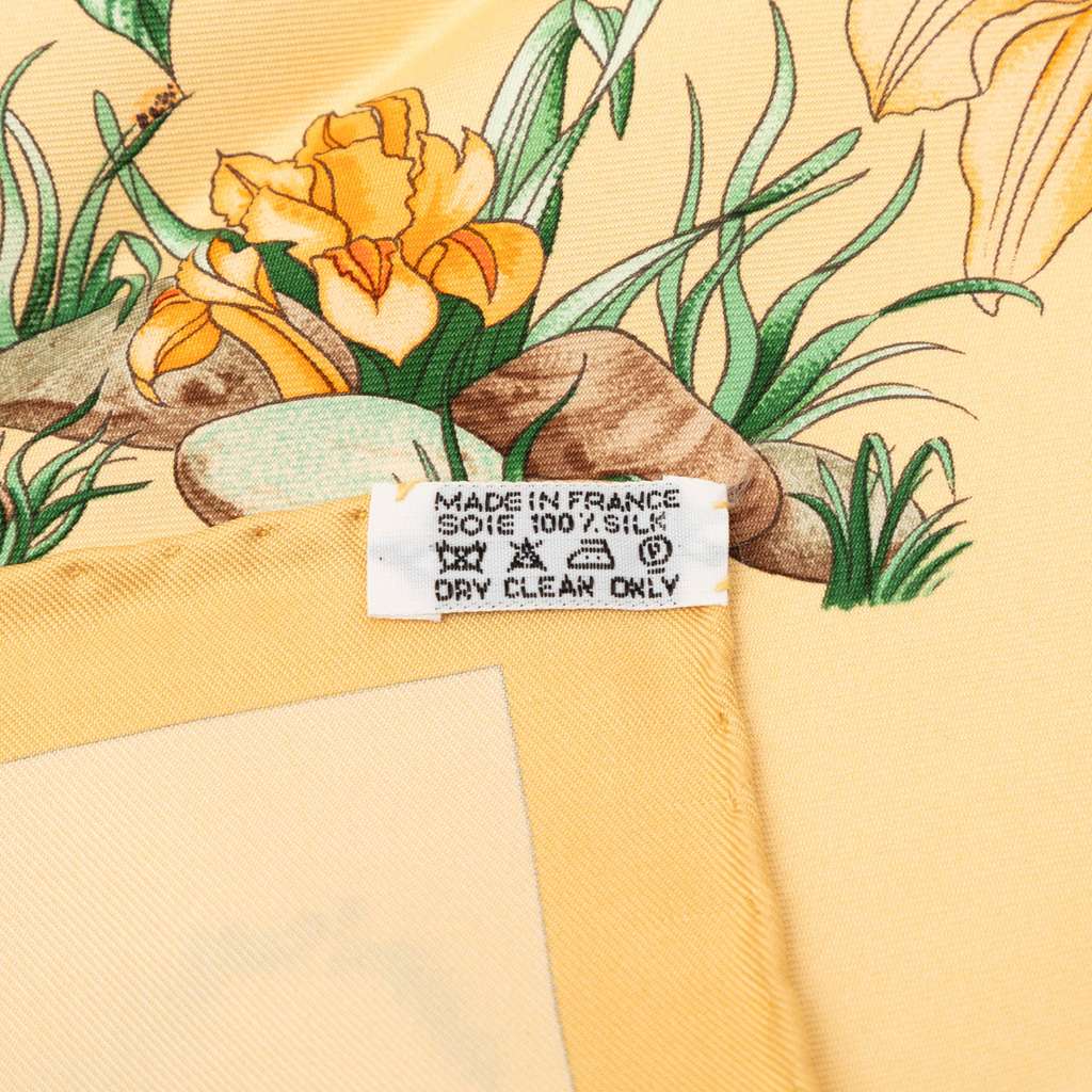 Hermès Pythagore Silk Scarf 90 Yellow Silk Very good condition - Back View