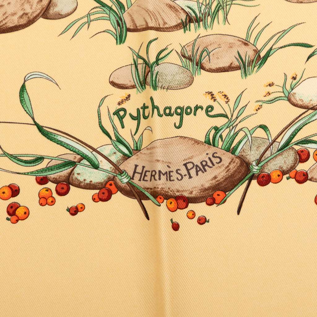 Hermès Pythagore Silk Scarf 90 Yellow Silk Very good condition - Inside View