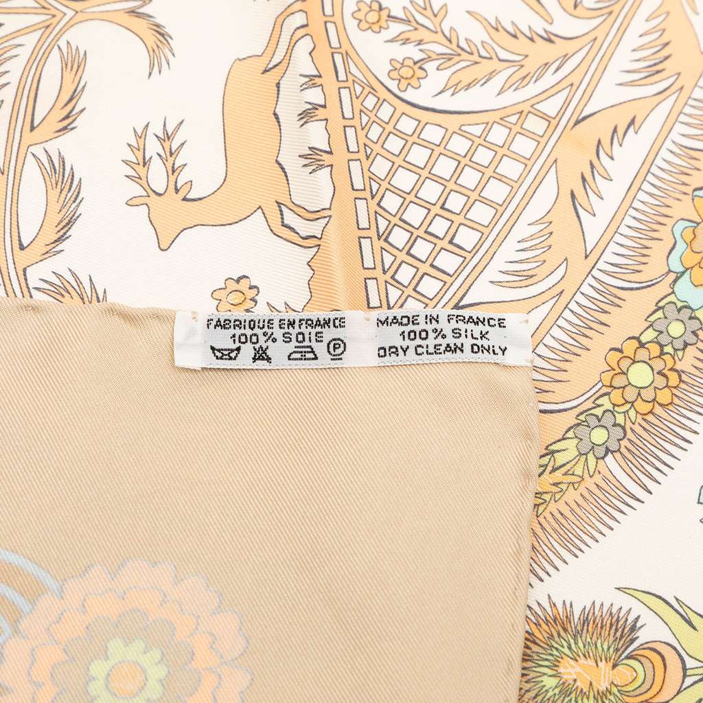 Hermès Decoupages Silk Scarf White Silk Good condition - Back View