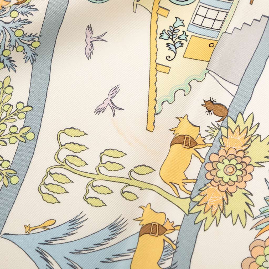 Hermès Decoupages Silk Scarf White Silk Good condition - Model View