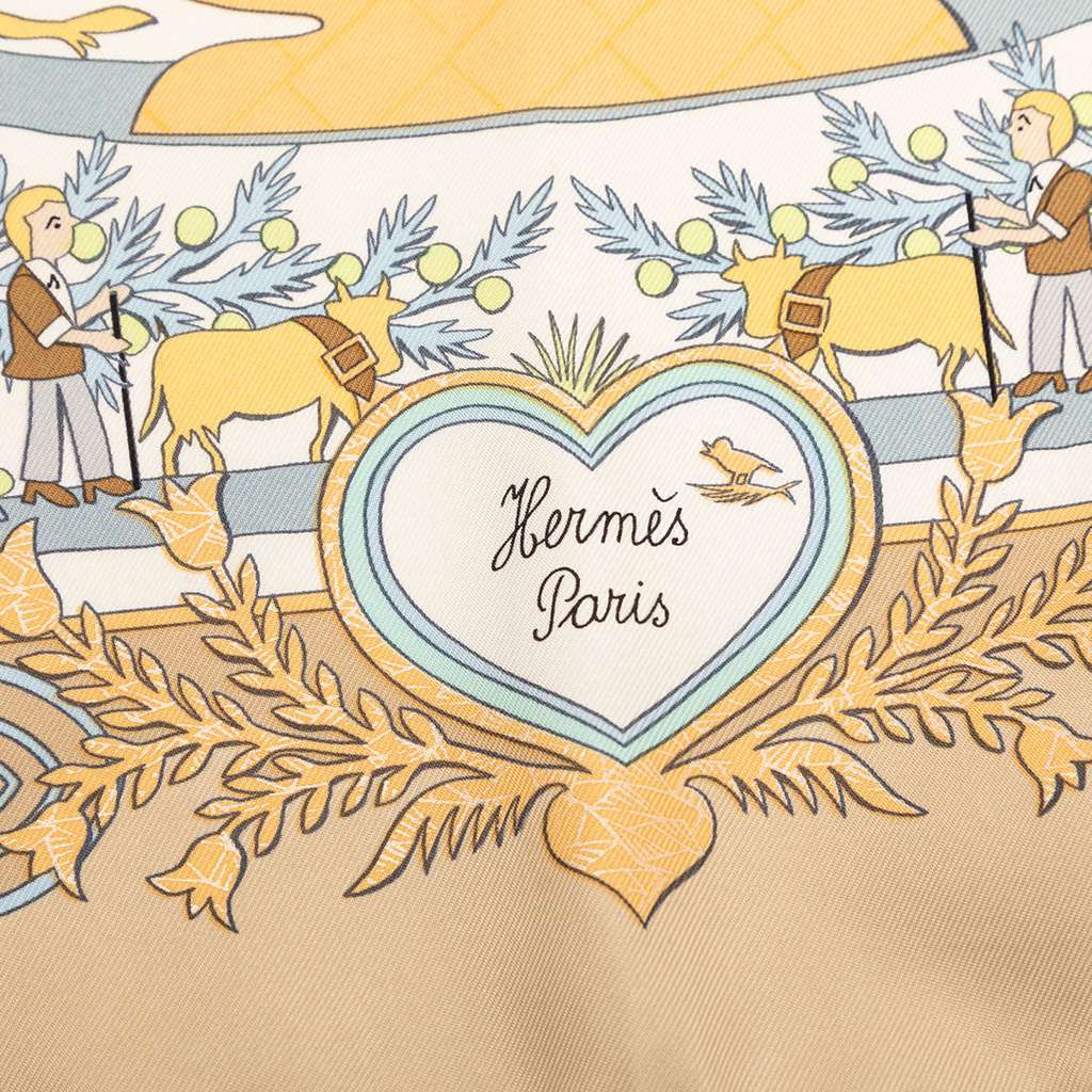 Hermès Decoupages Silk Scarf White Silk Good condition - Box View