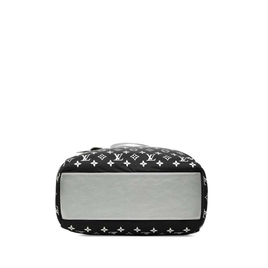 Louis Vuitton Monogram Nylon Gradient  OnTheGo MM Grey Good condition - Inside View