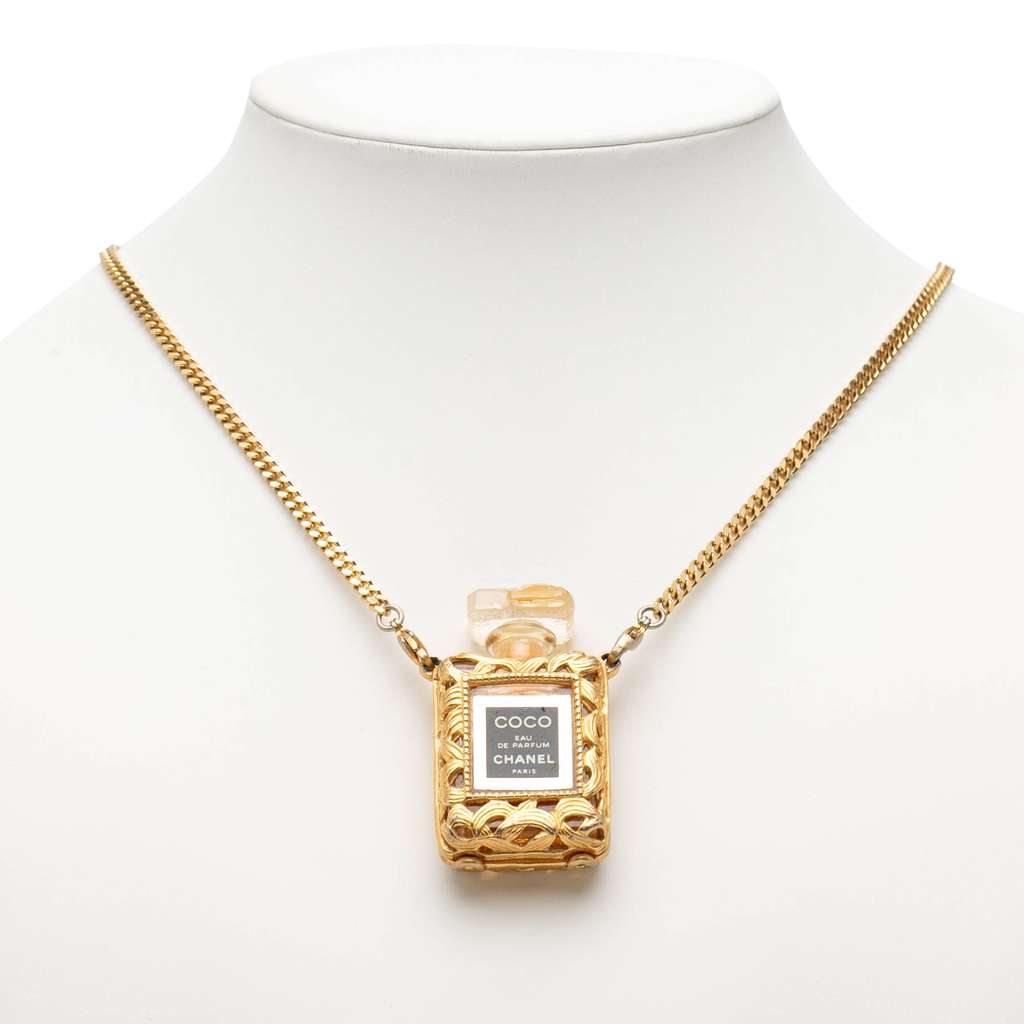 Chanel Gold Plated Perfume Bottle Necklace Gold Metal Good condition - Model View