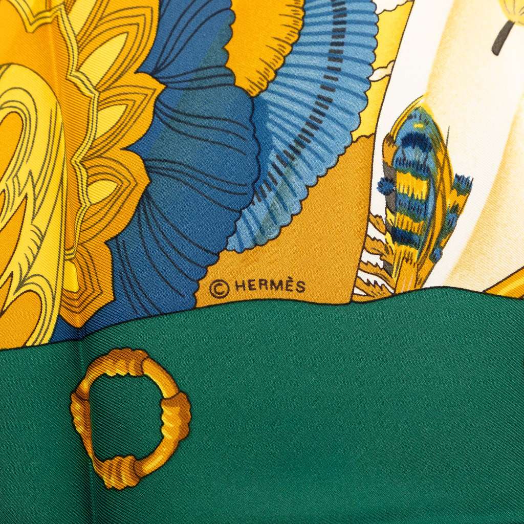 Hermès Soleil de Soie Silk Scarf 90 Beige Silk Good condition - Box View