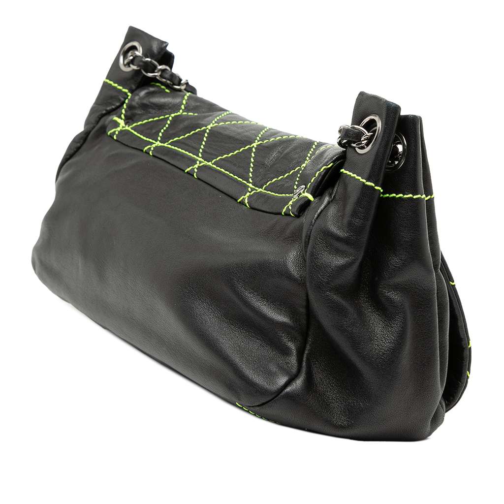 Chanel CC Wild Stitch Lambskin Accordion Flap Black Leather Good condition - Back View