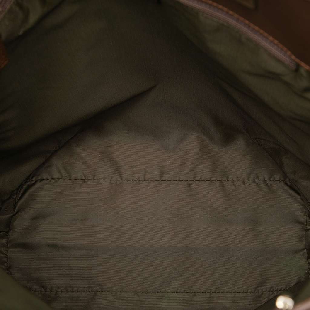 Gucci GG Canvas Tote Beige Canvas Good condition - Model View