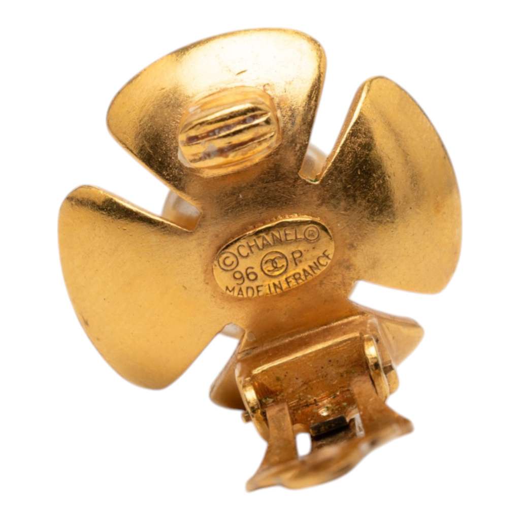 Chanel CC Gold Plated Faux Pearl Flower Clip On Earrings Gold Metal Good condition - Inside View