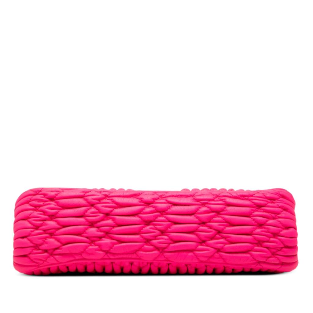 Miu Miu Matelasse Nappa Kiss Lock Frame Clutch Pink Leather Good condition - Inside View