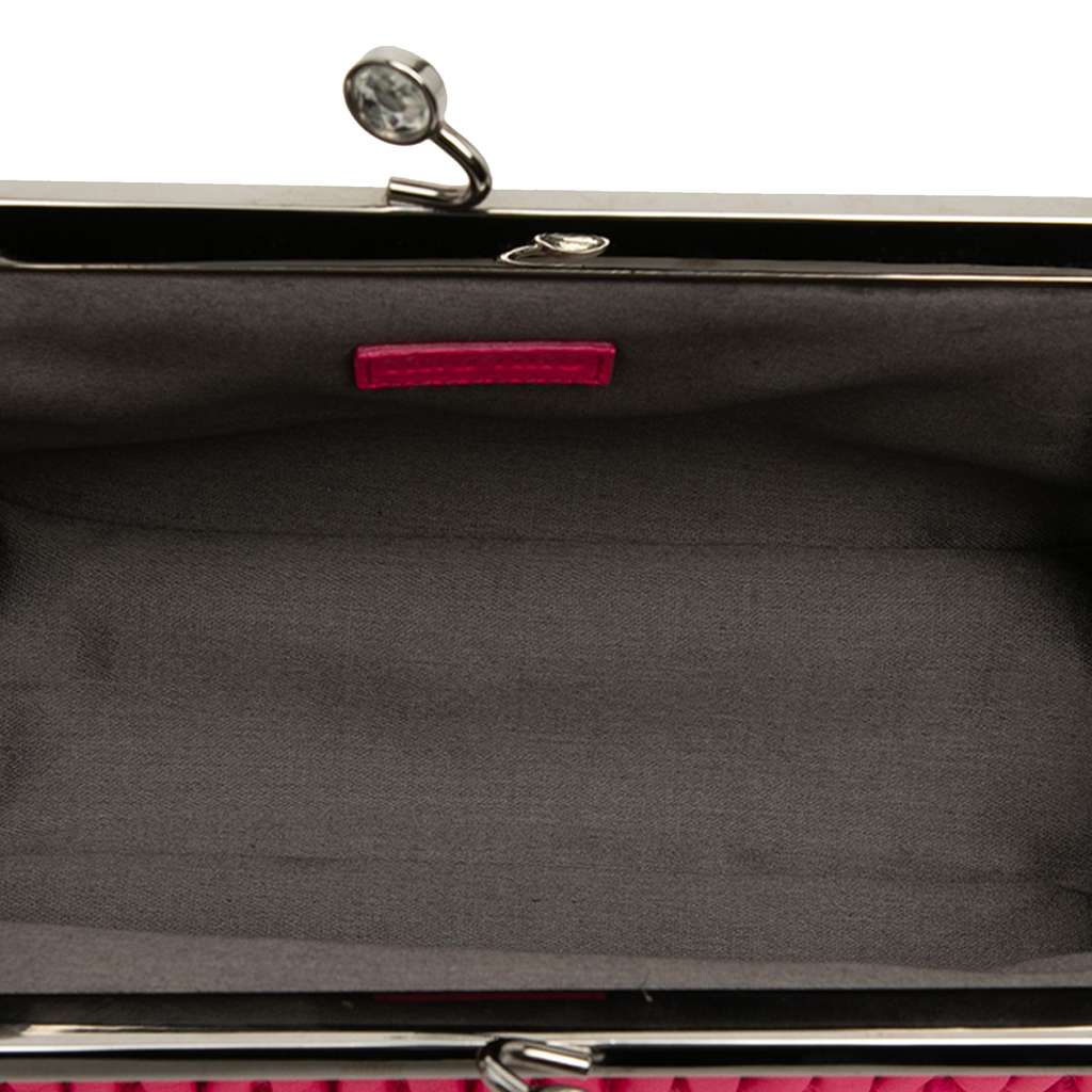 Miu Miu Matelasse Nappa Kiss Lock Frame Clutch Pink Leather Good condition - Model View