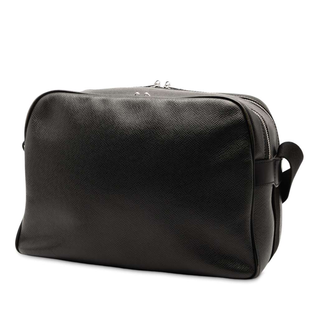 Louis Vuitton Taiga Reporter PM Black Leather Good condition - Back View