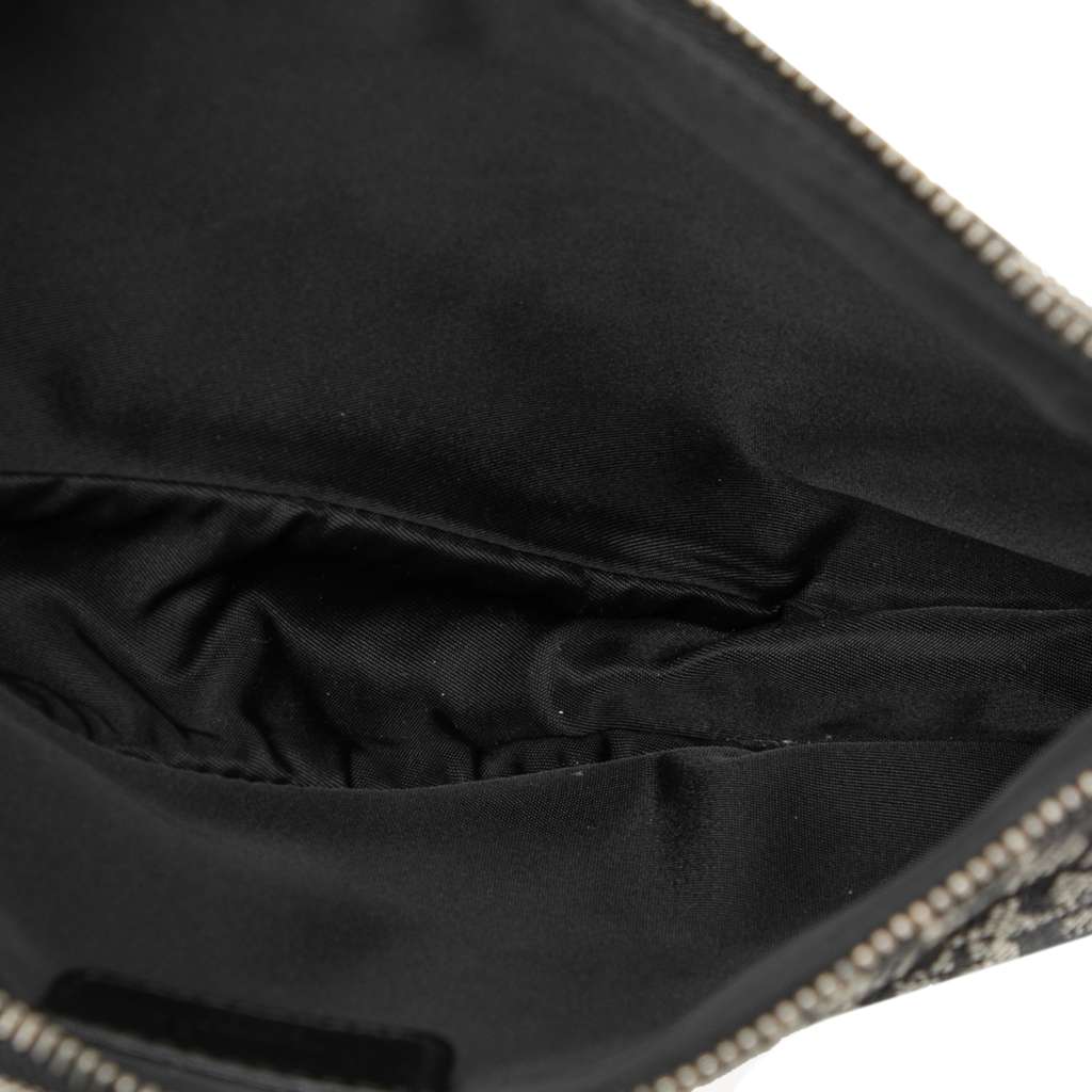 Dior Mini Diorissimo Canvas Saddle Pochette Blue Canvas Good condition - Model View