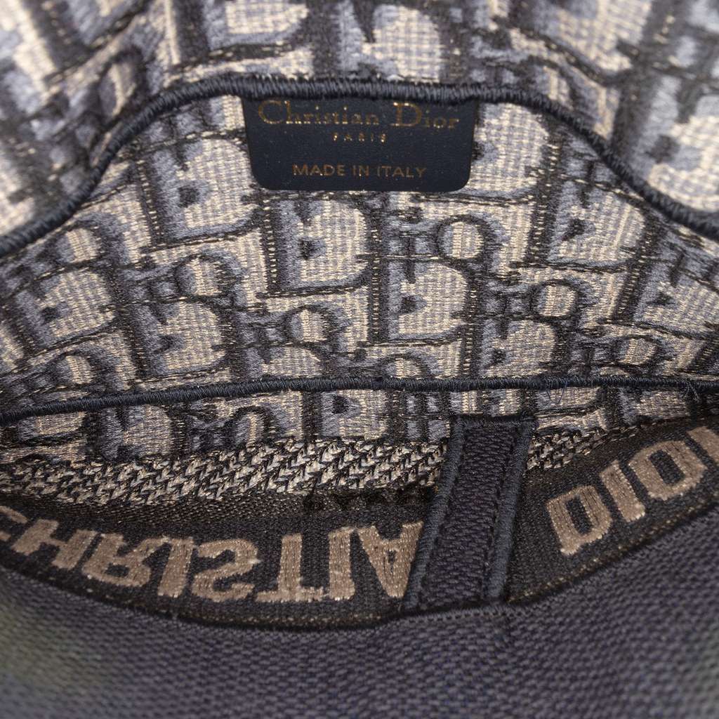 Dior Oblique Canvas Embroidered Saddle Slim Belt Pouch Blue Canvas Very good condition - Model View