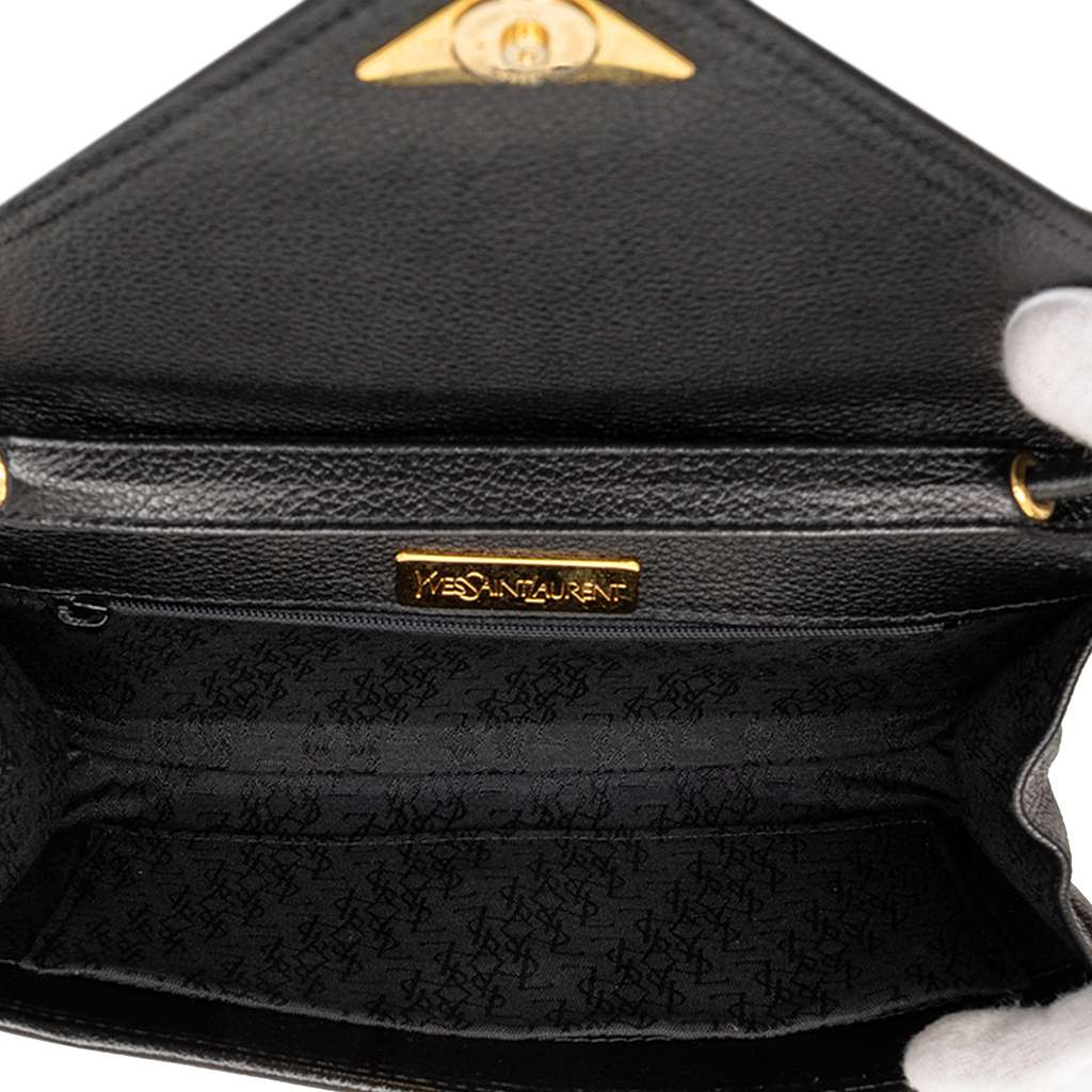 Saint Laurent Leather Envelope Flap Crossbody Black Leather Good condition - Model View