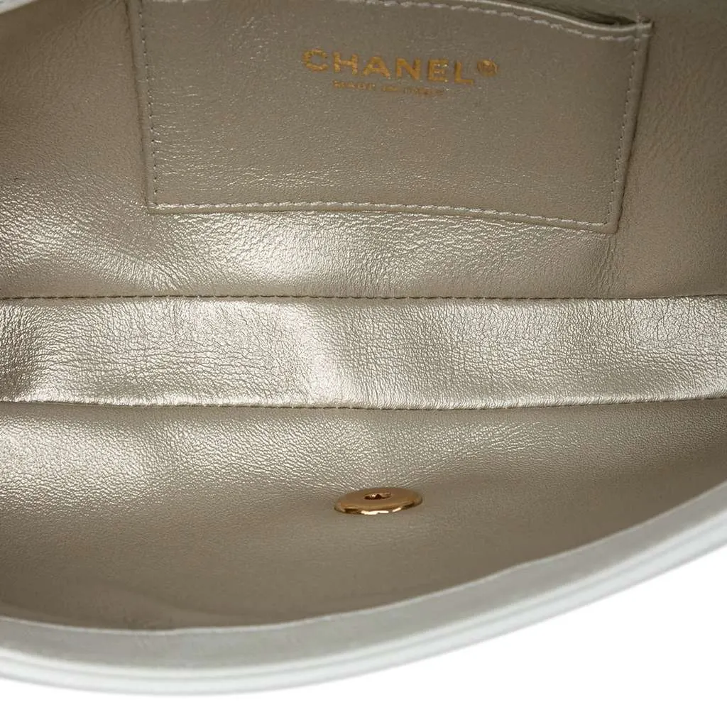 Chanel Caviar Captain Gold Clutch White Leather Very good - Model View