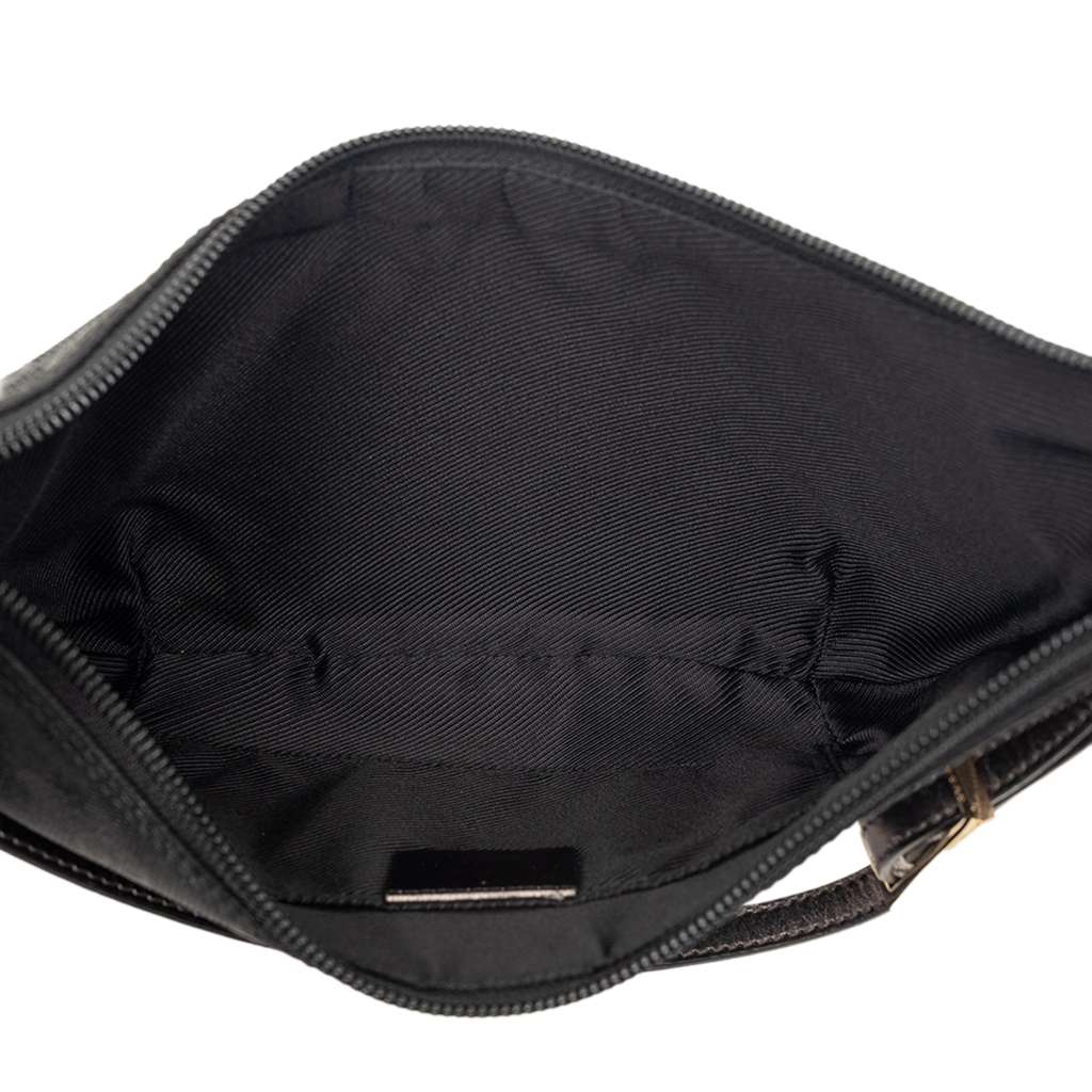 Gucci GG Canvas Shoulder Bag Black Canvas Good condition - Model View