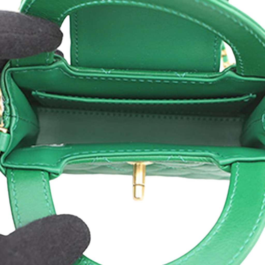 Chanel Nano Aged Calfskin Kelly Shopper Bag Green Leather Very good condition - Model View