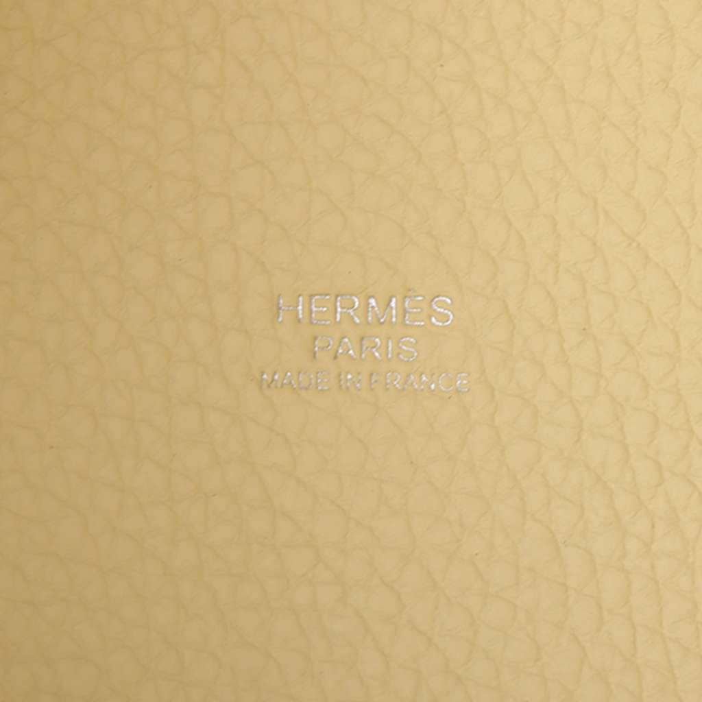 Hermès Clemence and Swift Picotin Lock 18 Eclat Yellow Leather Good condition - Model View