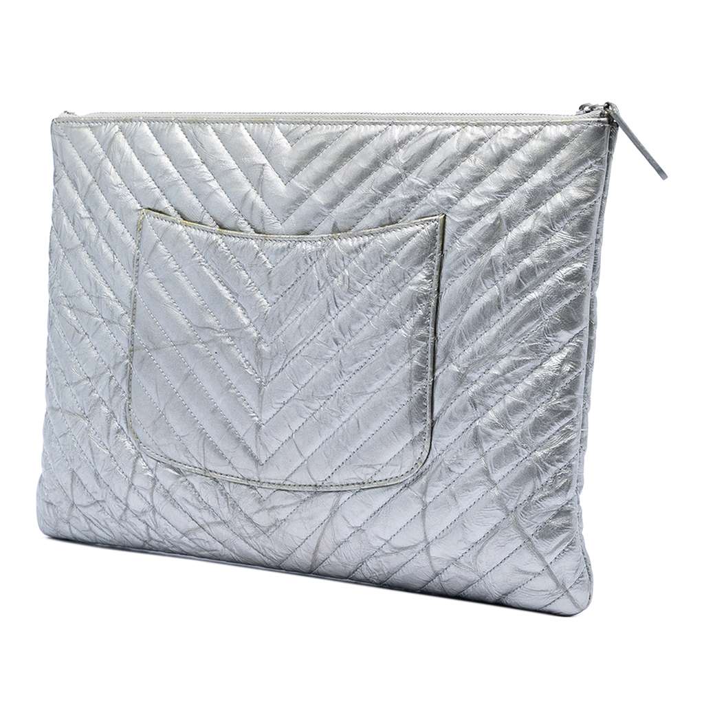 Chanel Large Chevron Metallic Aged Calfskin O Case Clutch Silver Leather Good condition - Back View