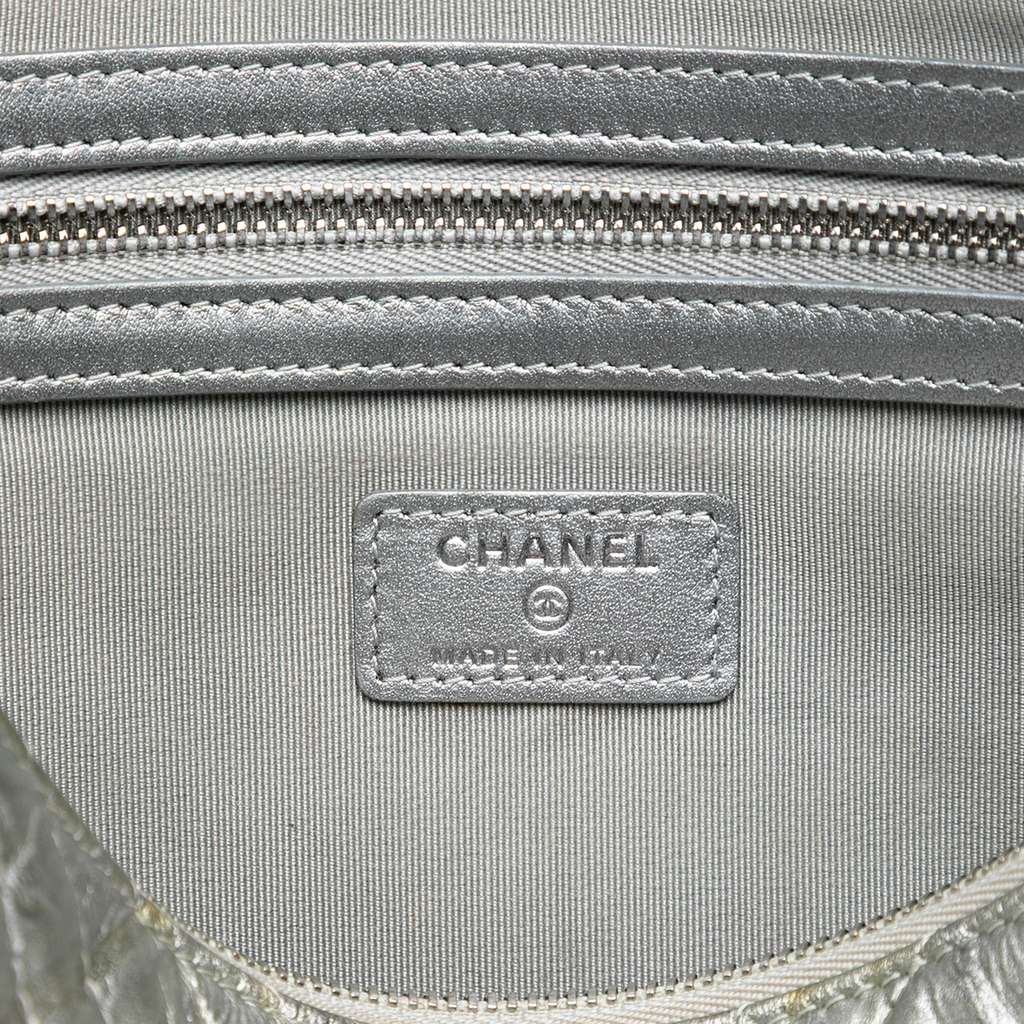 Chanel Large Chevron Metallic Aged Calfskin O Case Clutch Silver Leather Good condition - Box View