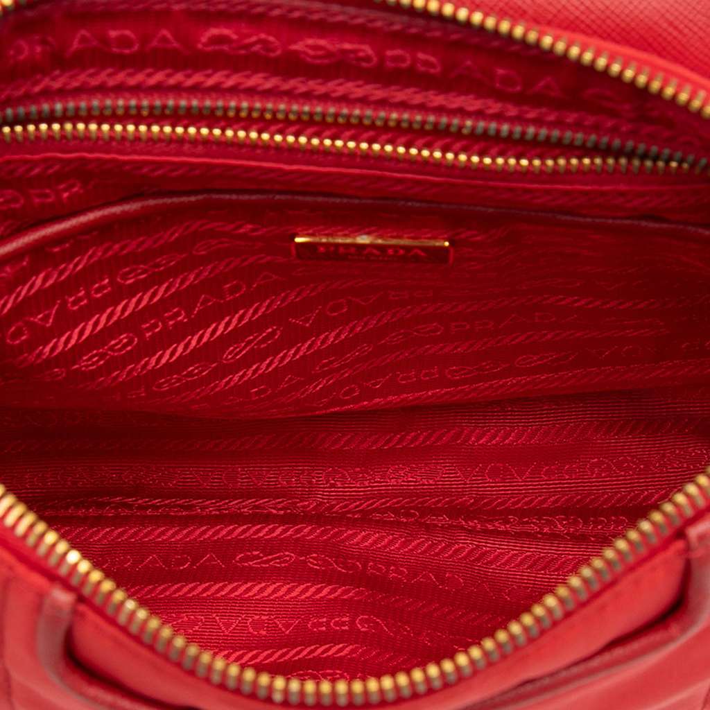 Prada Saffiano Trimmed Tessuto Crossbody Red Good condition - Model View