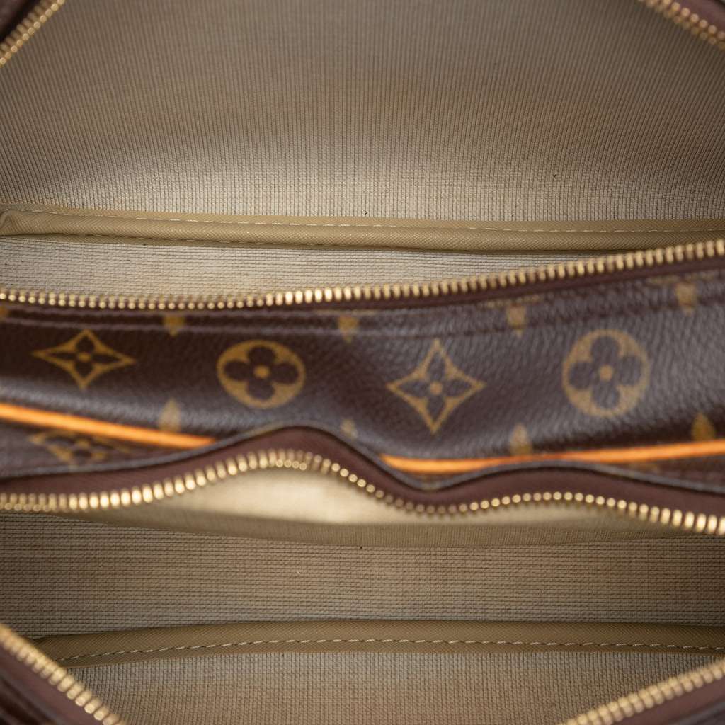 Louis Vuitton Monogram Reporter PM Brown Good condition - Model View