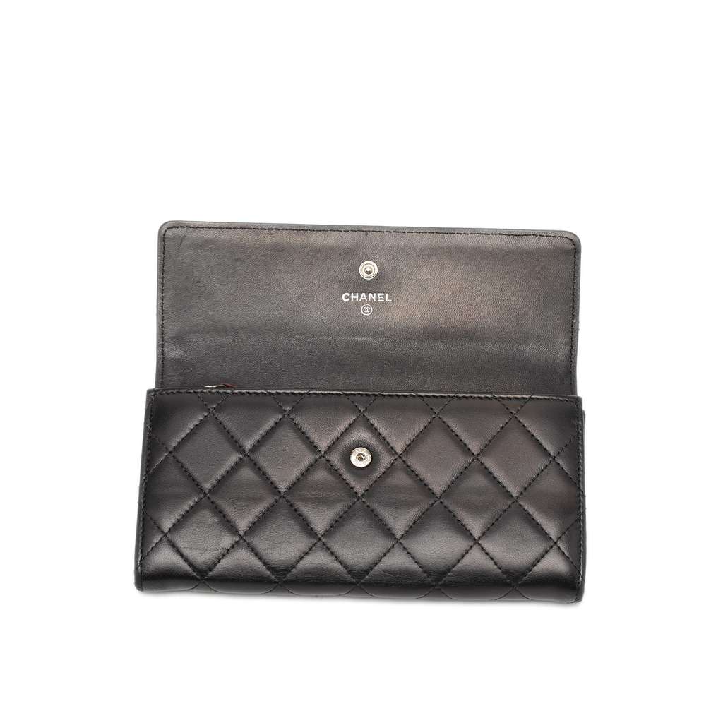 Chanel CC Quilted Lambskin Long Wallet Black Leather Very good condition - Model View