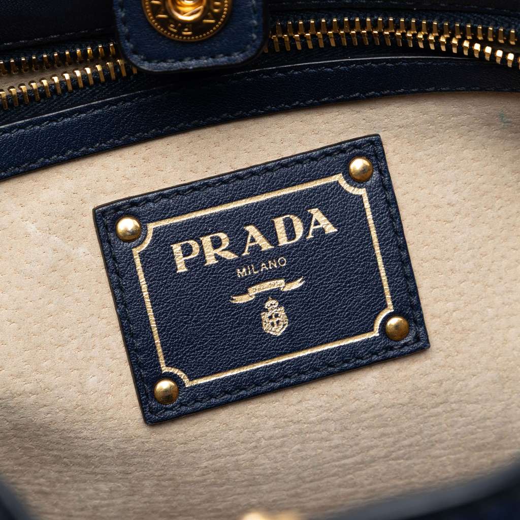 Prada Vitello Lux Shoulder Bag Blue Leather Very good condition - Box View